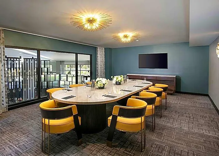 The Santa Anita Inn